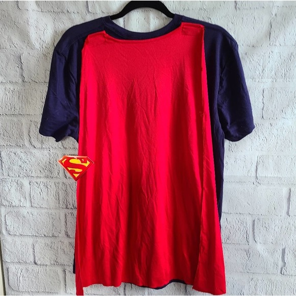 Superman Character Costume Graphic Tee With Attached Cape SZ M NWT - Picture 2 of 9